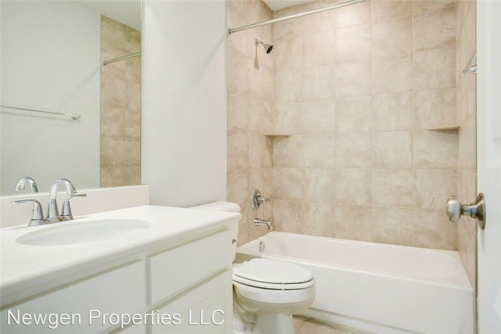 2221 Longwood Drive - Photo 7