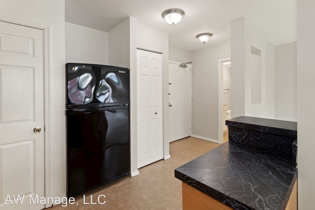 4515 Willard Ave Apt #607s - Photo 10