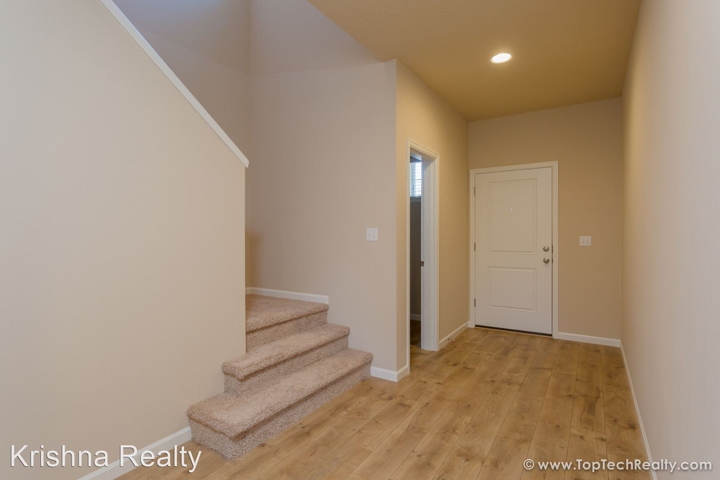7138 Nw 168th Ave - Photo 9