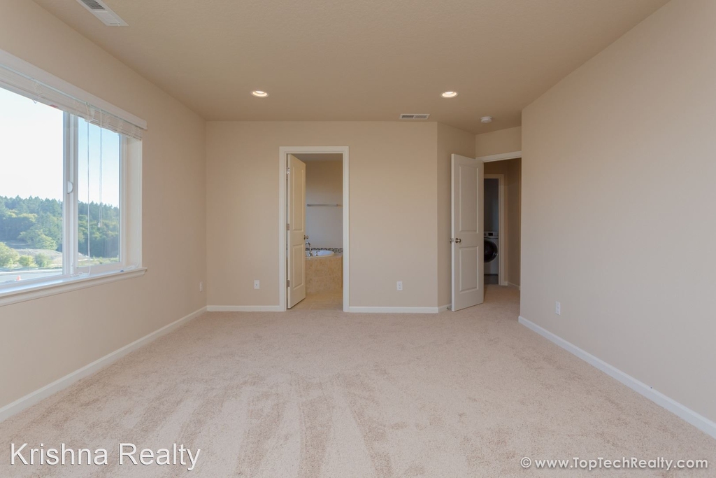 7138 Nw 168th Ave - Photo 11