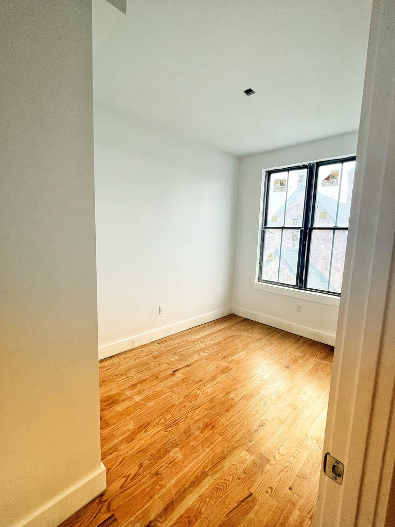 754 Grand Street - Photo 17