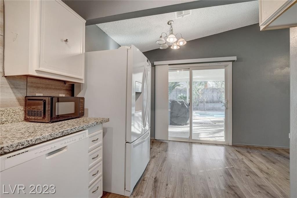 6223 Foothill Boulevard - Photo 14