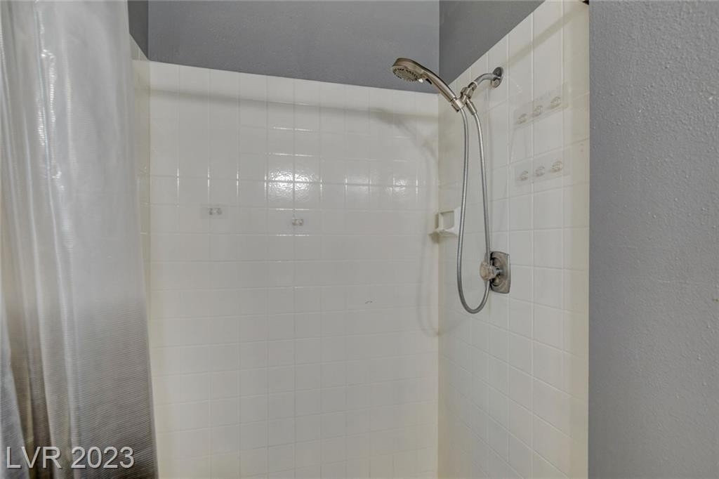 6223 Foothill Boulevard - Photo 28