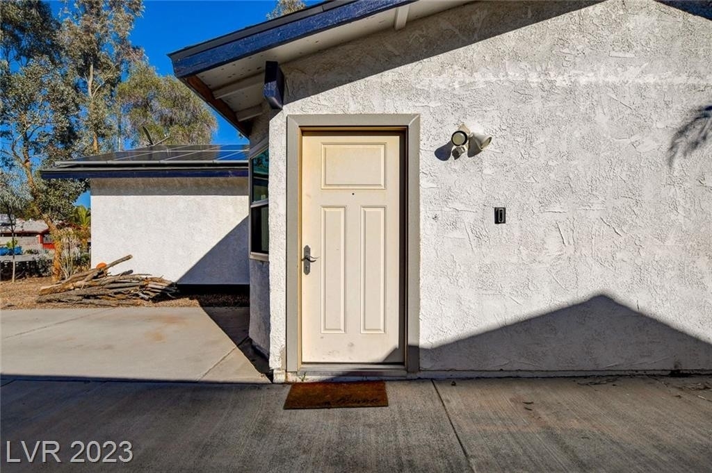 6223 Foothill Boulevard - Photo 2