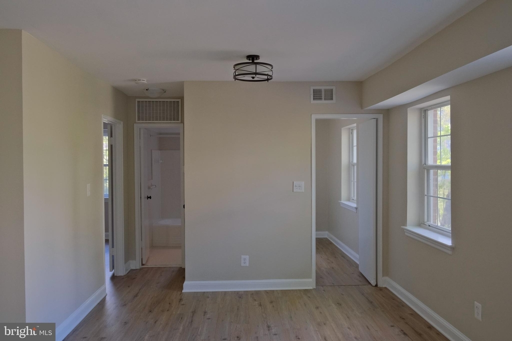 1322 Fort Myer Drive - Photo 3