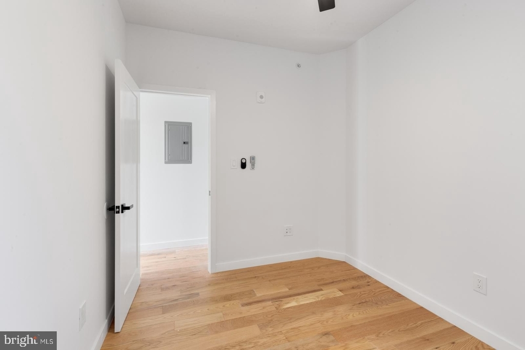 1209 Snyder Avenue - Photo 10