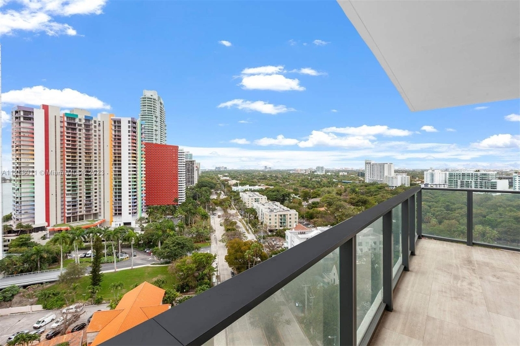 1451 Brickell Ave - Photo 16