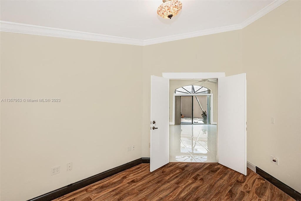 15251 Wilshire Way - Photo 18