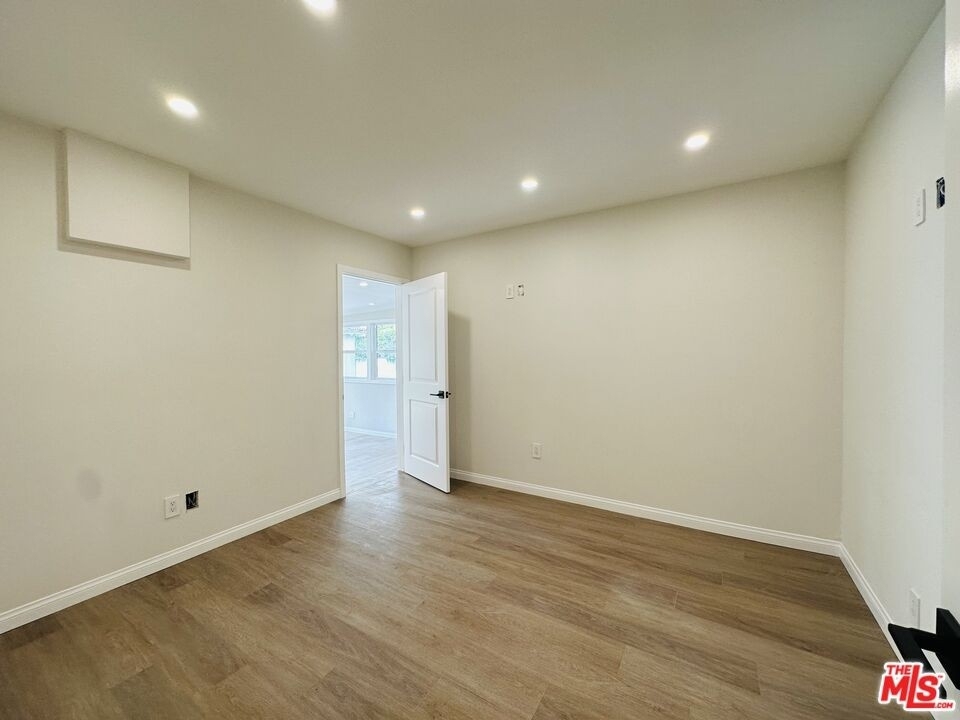 11507 Cumpston St - Photo 14