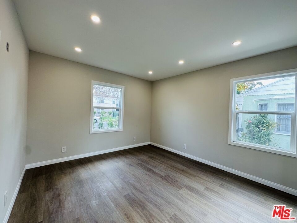 11507 Cumpston St - Photo 12