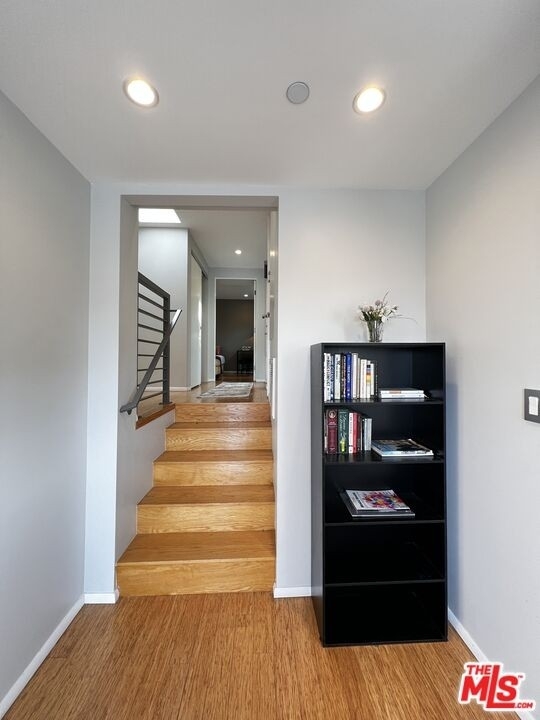 3907 De Longpre Ave - Photo 4