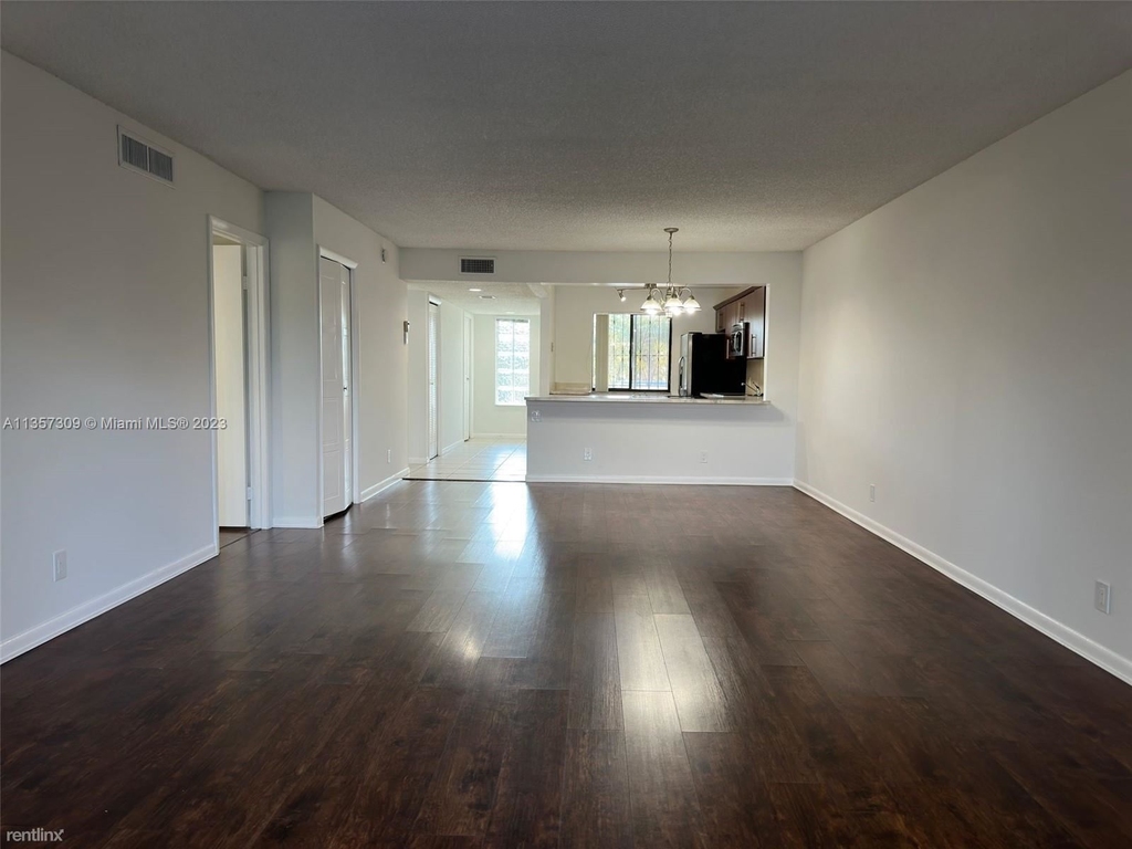 342 Lakeview Dr Apt 203 - Photo 4