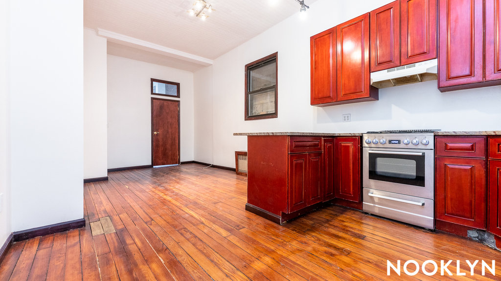 137 Bleecker Street - Photo 0