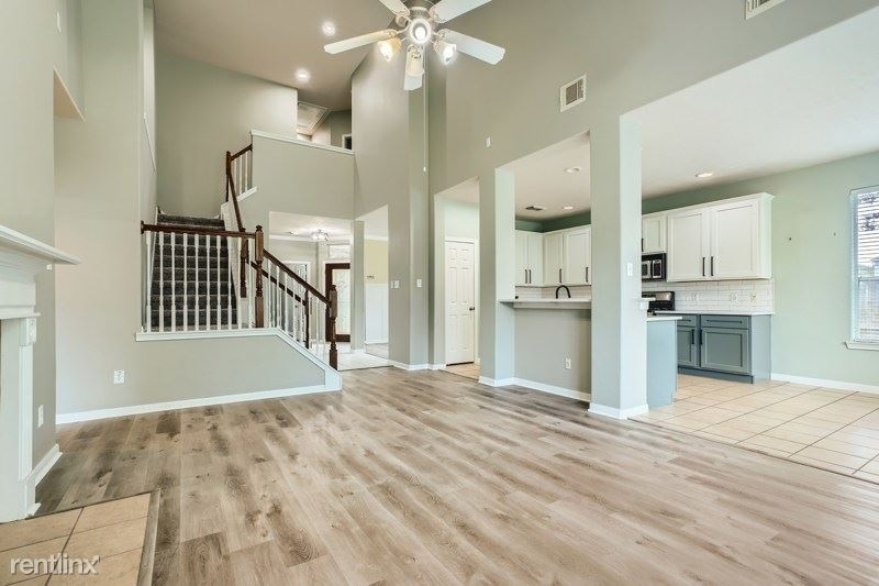 17603 Sierra Creek Lane Unit - Photo 4