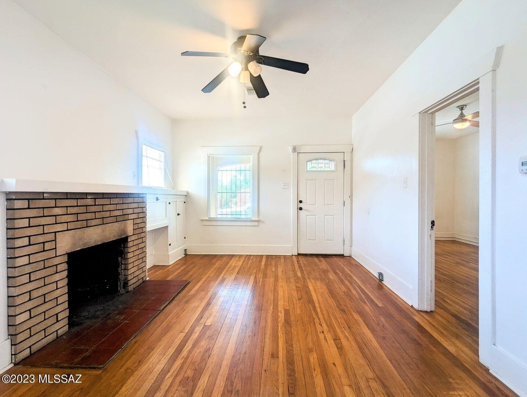 1306 E 9th Street - Photo 5