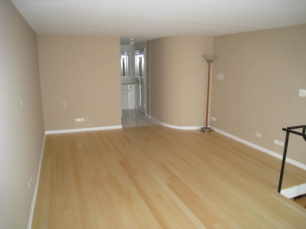 1221 N Dearborn Parkway - Photo 6