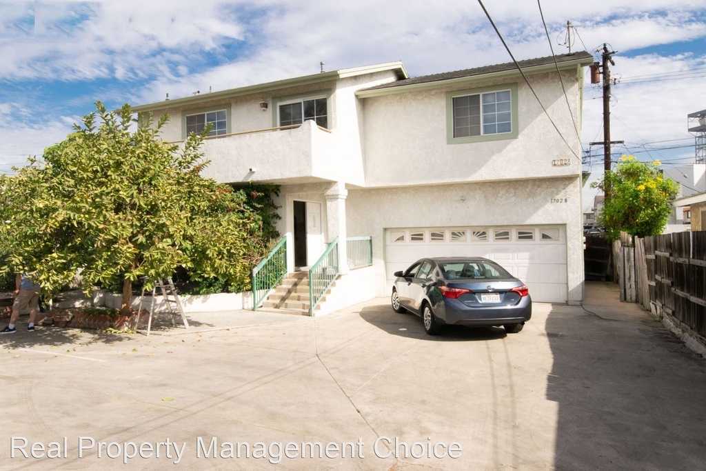 17028 S Berendo Ave - Photo 0