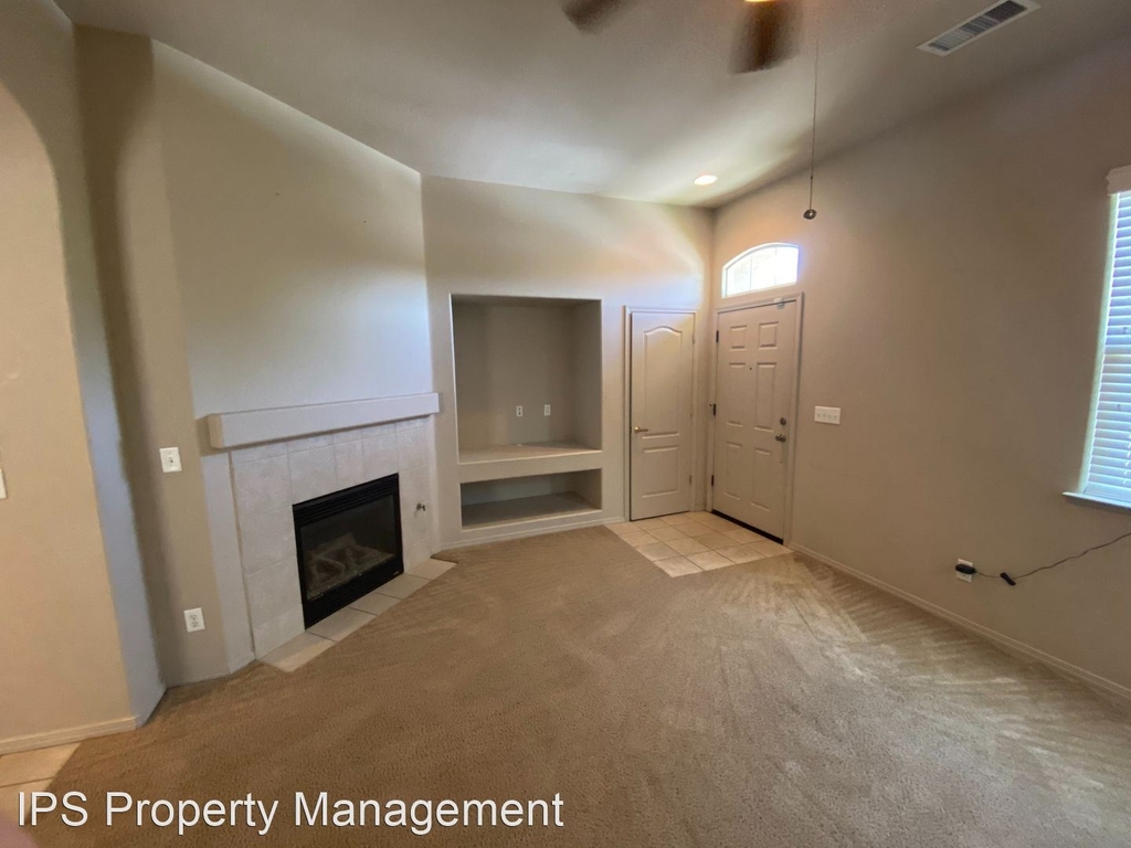 5705 N. Nectarine Way - Photo 2