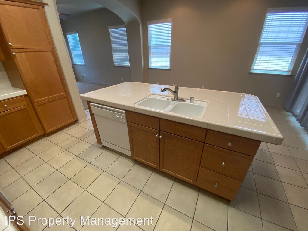 5705 N. Nectarine Way - Photo 6