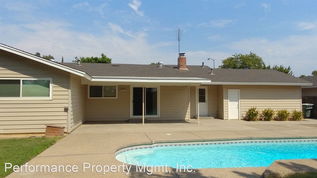 6543 N. Mariposa Ave. - Photo 4