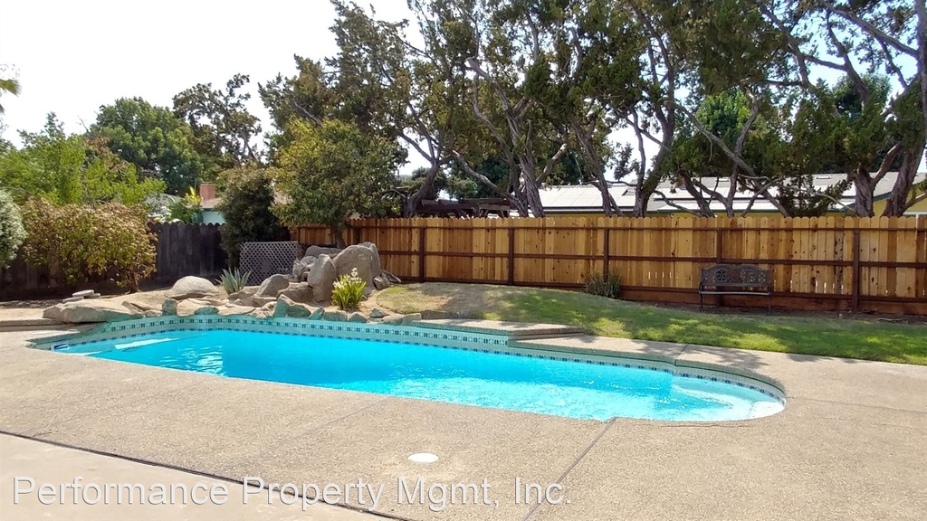 6543 N. Mariposa Ave. - Photo 1