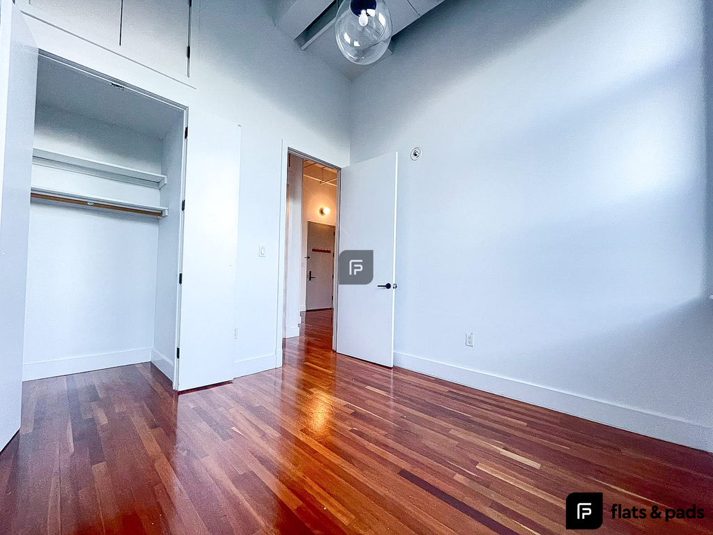 180 Bainbridge Street - Photo 6