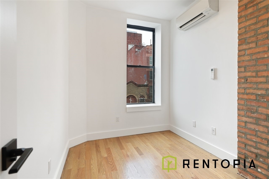 631 East 6th Street - Photo 5