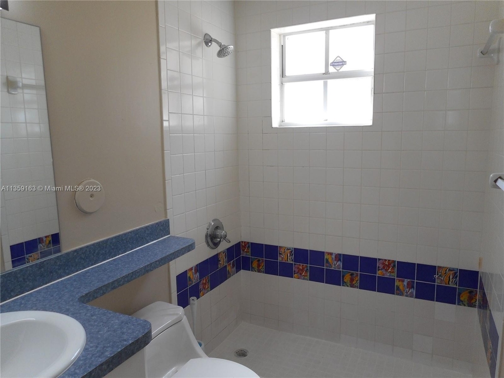 301 Sw 86th Ave - Photo 8