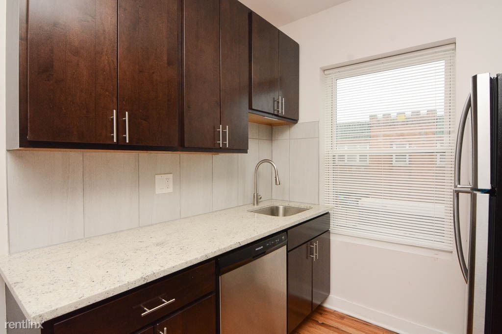 3360 W. Montrose, Unit 4 - Photo 3