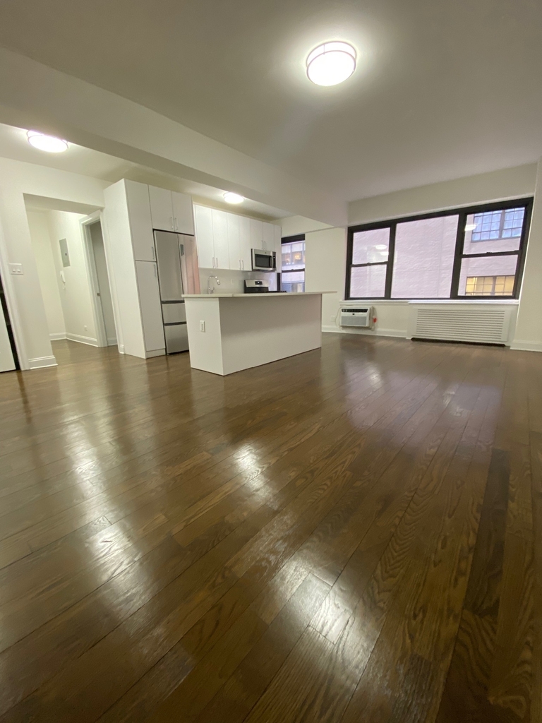 157 East 57th Street - Photo 0