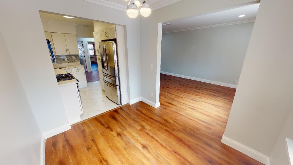 85-77 66th Avenue - Photo 3
