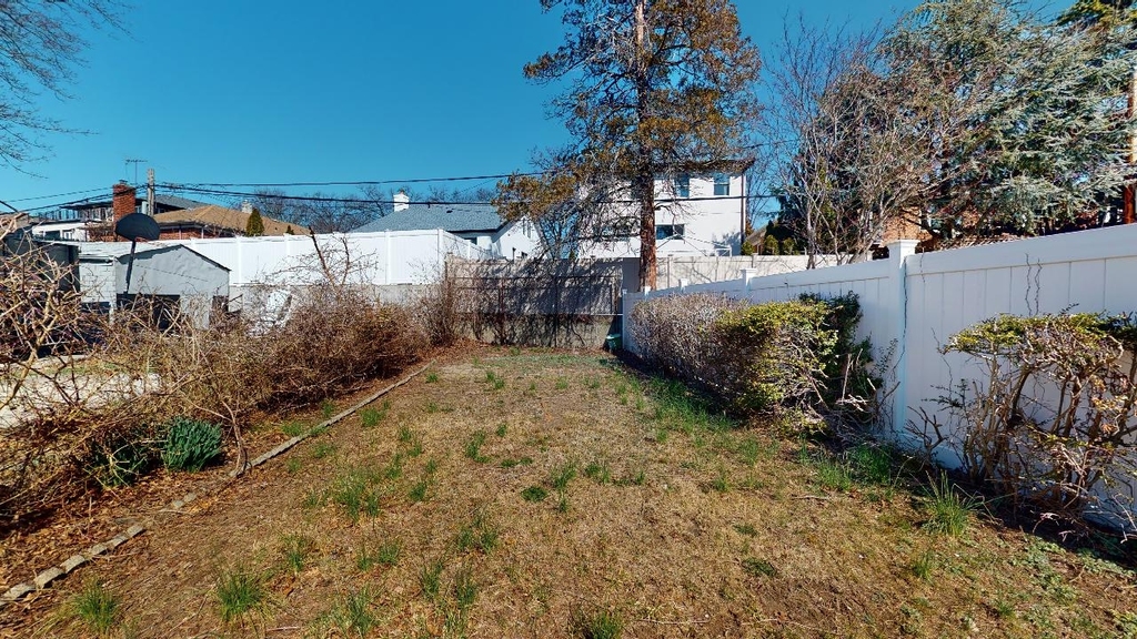 85-77 66th Avenue - Photo 18
