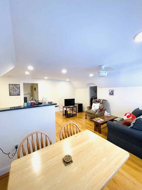 219 Commonwealth Ave - Photo 8