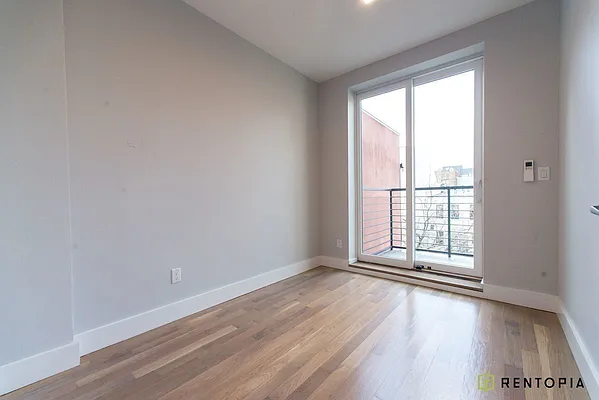 743 Lafayette Avenue - Photo 3