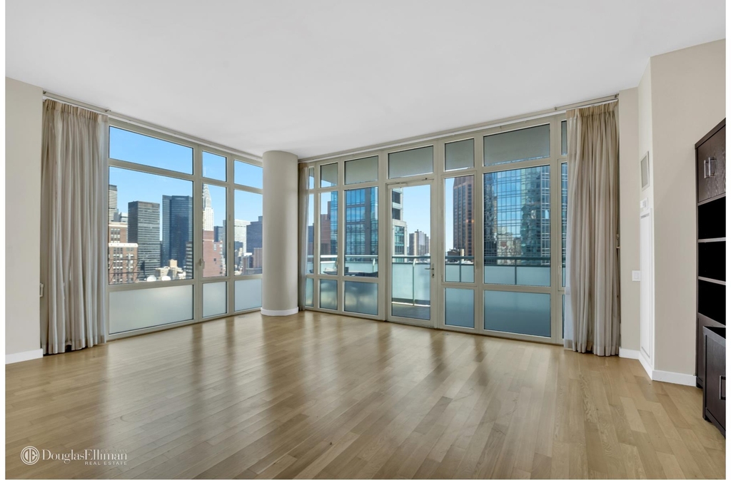 325 Fifth Ave - Photo 2