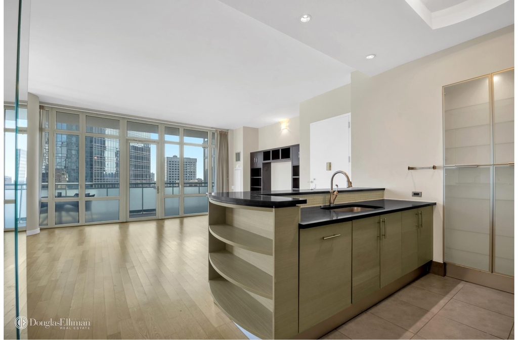 325 Fifth Ave - Photo 7