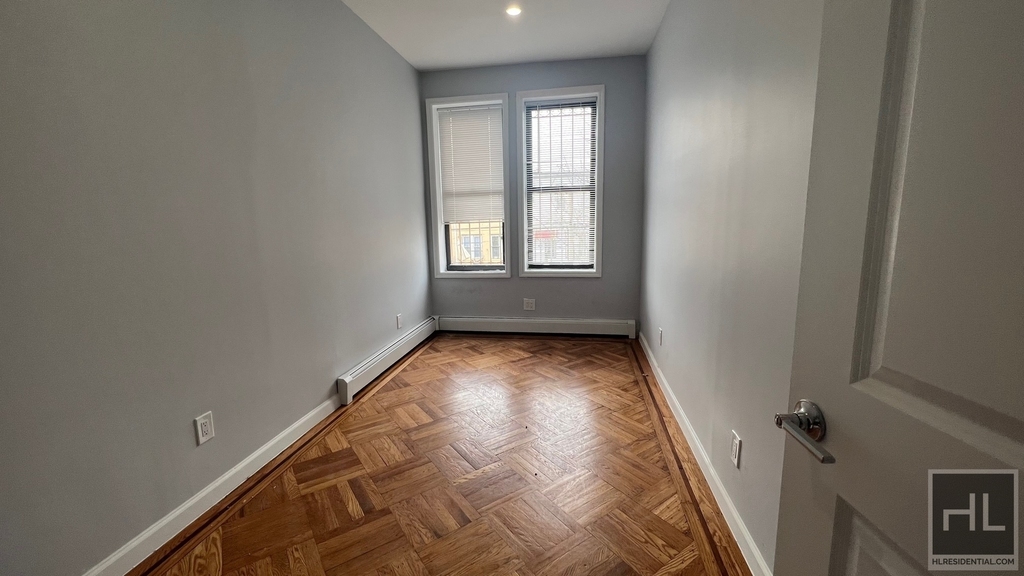 752 East 53 Street - Photo 17