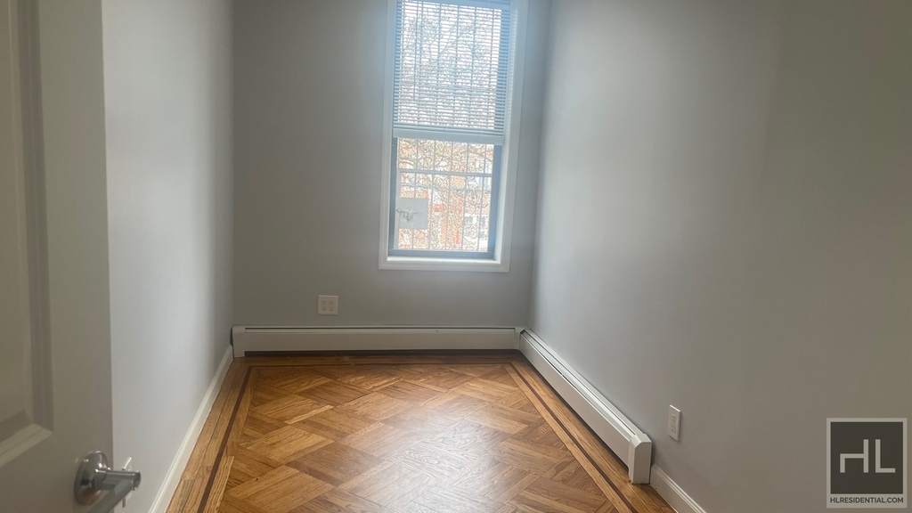 752 East 53 Street - Photo 22