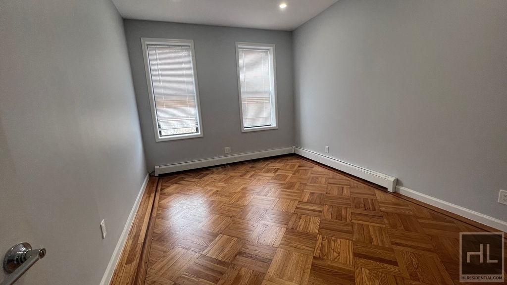 752 East 53 Street - Photo 19