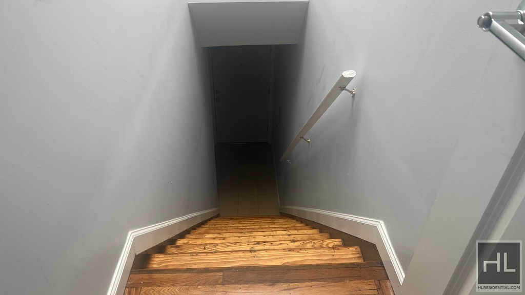 752 East 53 Street - Photo 33