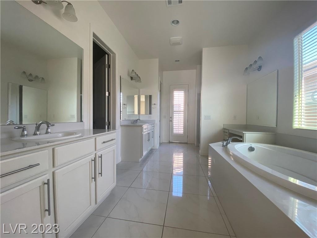 8125 Slip Point Avenue - Photo 9