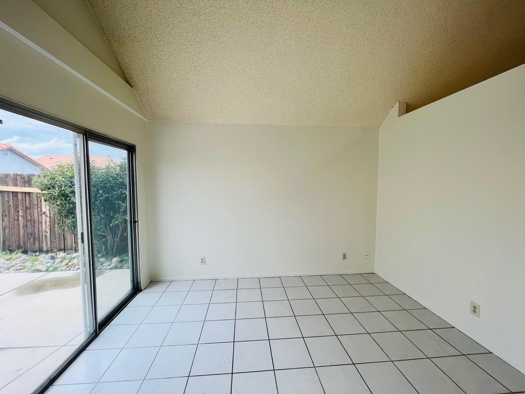 36823 Hillcrest Drive - Photo 5