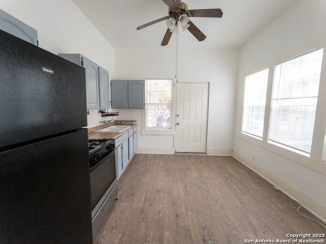 302 E Cevallos - Photo 2