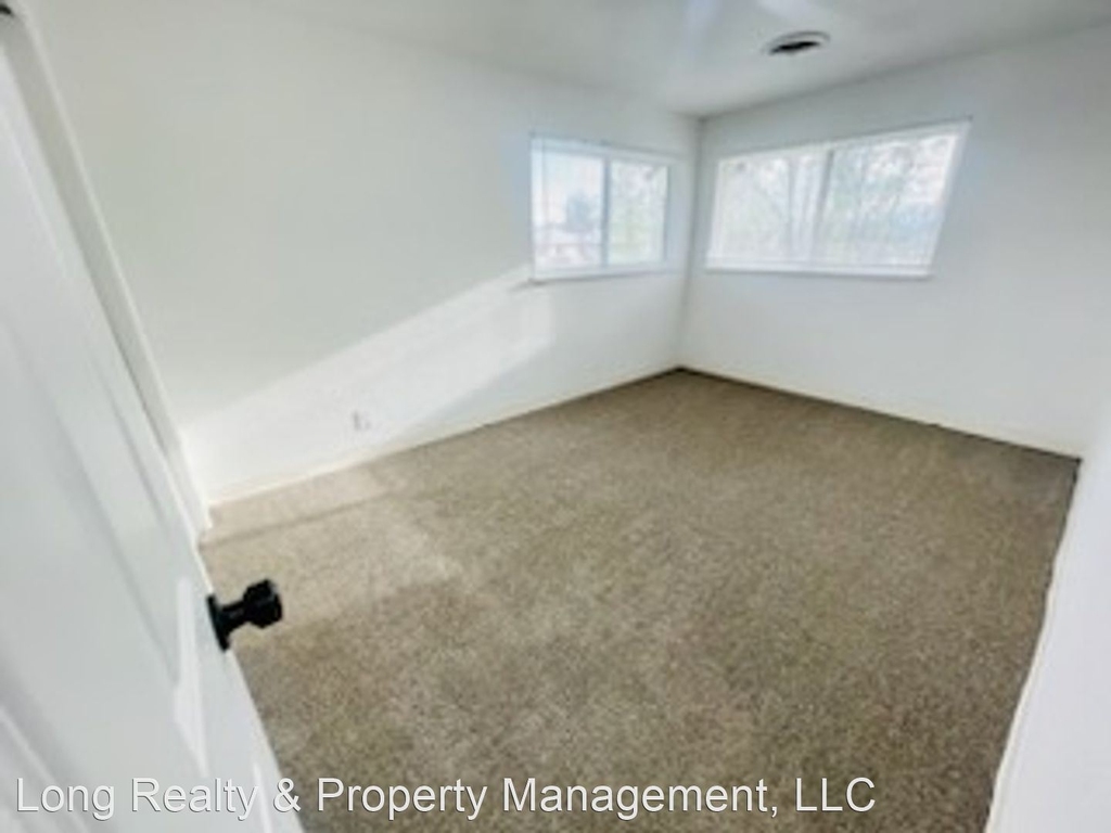 10011 Montview Blvd - Photo 10