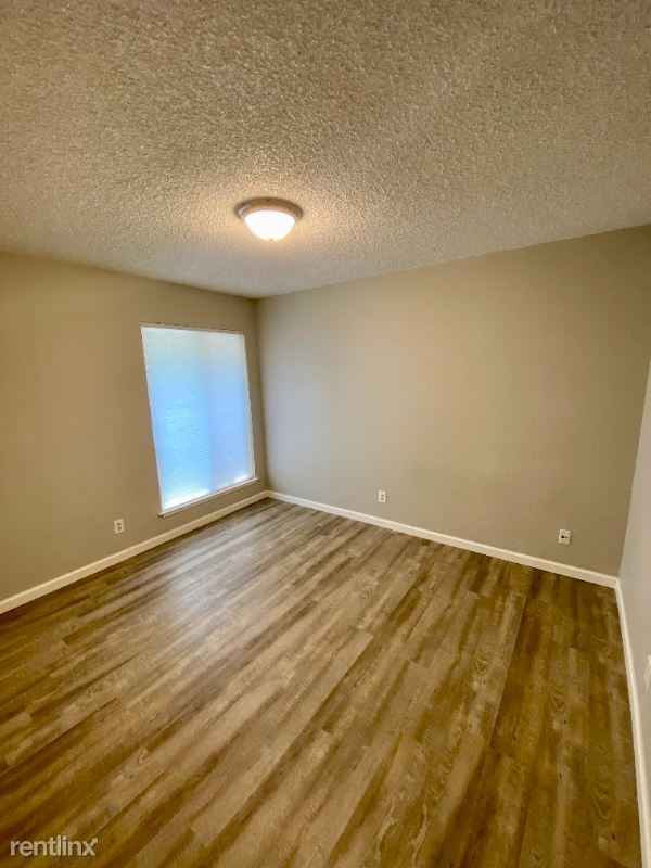 520 W Sierra Ave 101 - Photo 4