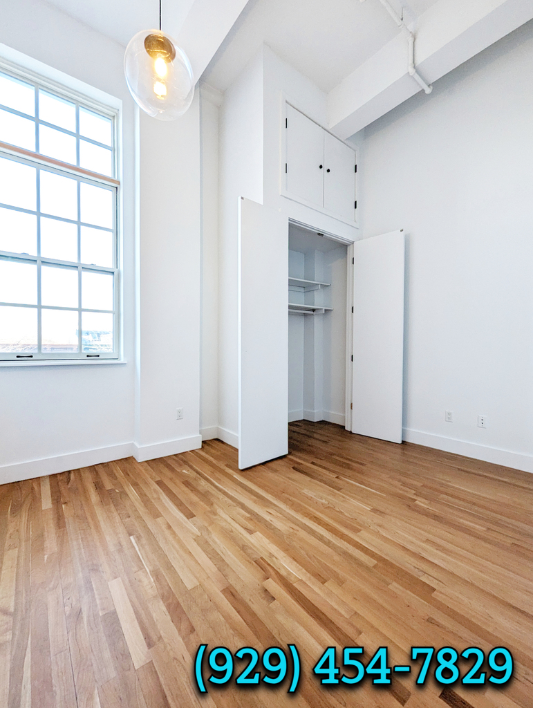 180 Bainbridge Street - Photo 2