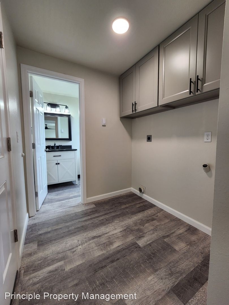 Meadowview Townhouses 4325 Sean Street - Photo 5