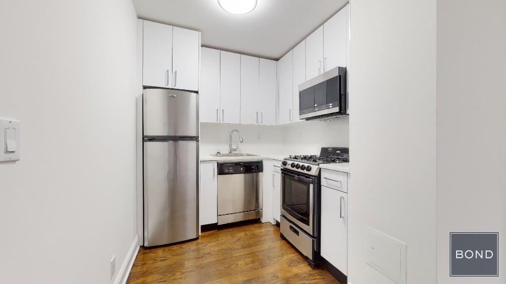 146 East 16th Street - Photo 1