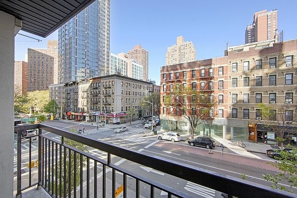 East 91st Street - Photo 10