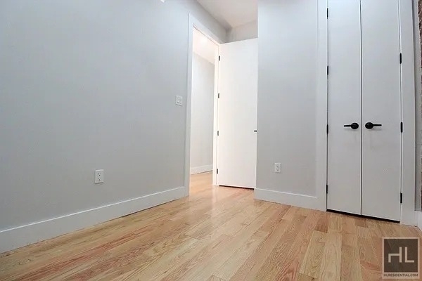 212 Grand Street - Photo 2